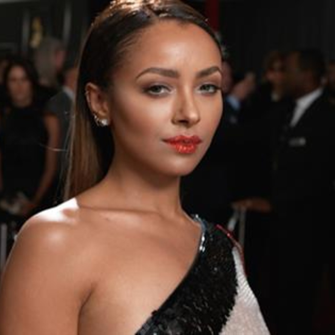 Kat Graham 2017 Grammys E! Glambot E! Online Latino MX